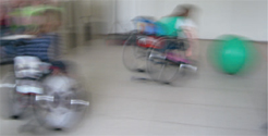 Spass beim Rollstuhl testen